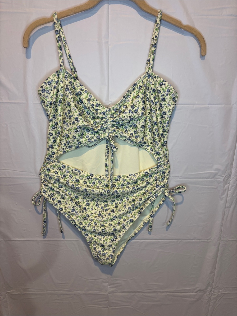 Topshop Ditsy Floral Cutout One-Piece Swimsuit - Cream & Blue Size US 10